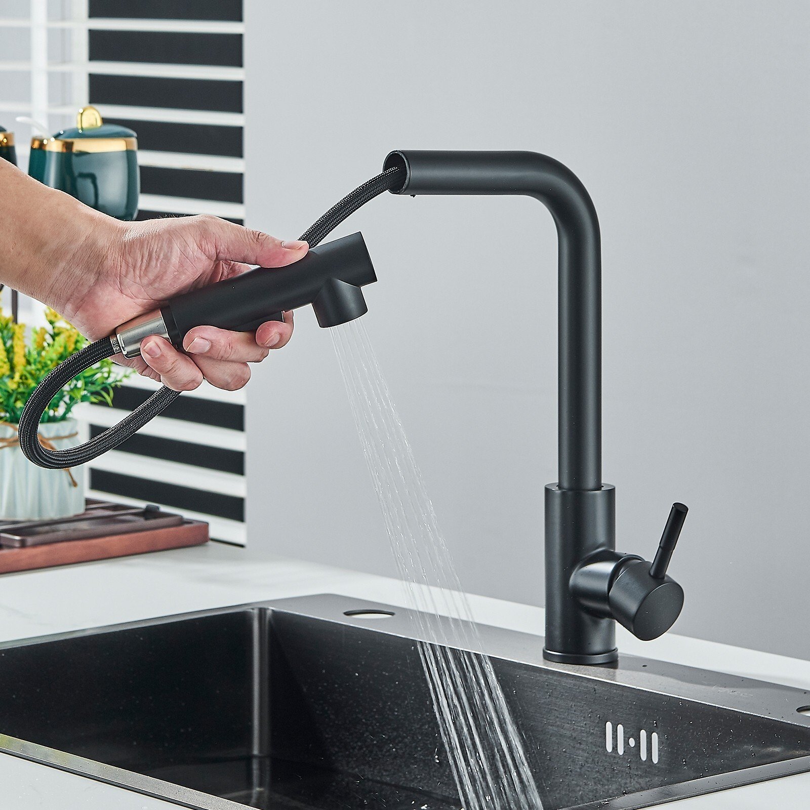 Matte Black Kitchen Mixer Taps Pull Out Spray Head Single Lever Mono Sink Faucet